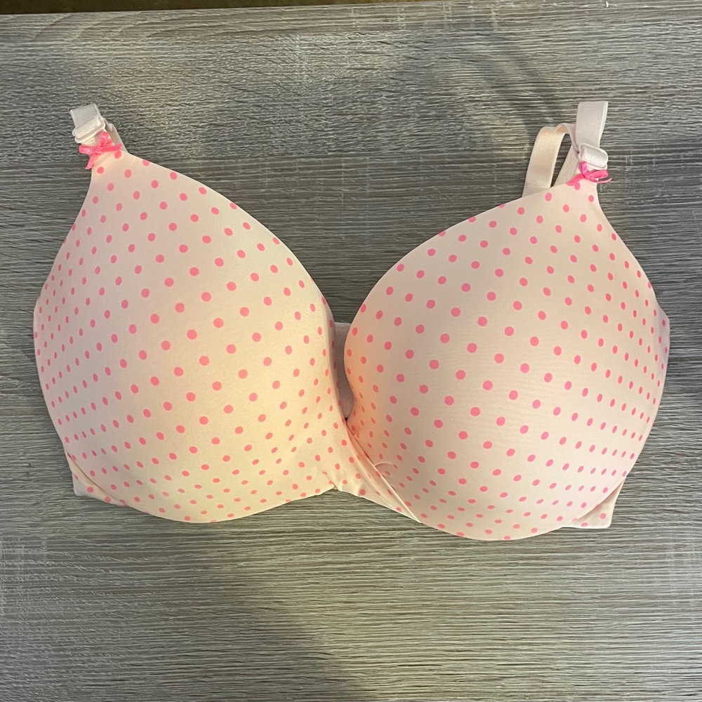 Victoria Secret Push Up Bra. 36DD.